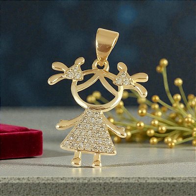 Pingente Com Menina Vestido E Xuxinha Banhado A Ouro 18mm