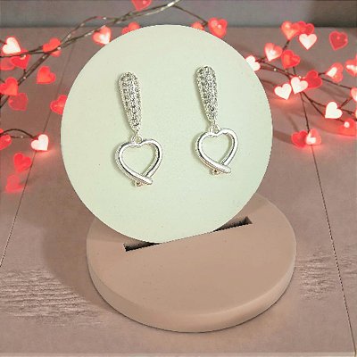 Brinco Pendurado Banhado a Prata Cravejada Com Coração Bijou Art