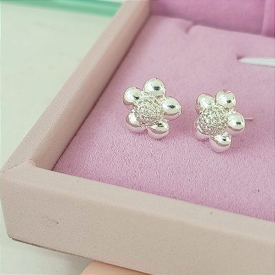 Brinco Banhado a Prata Fixo De Flor Com Petalas Lisas Bijou Art