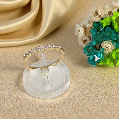 Anel Banhado a Ouro Fino Com Fileira de Pedras De Zircônia Bijou Art