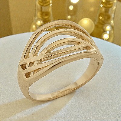 Anel Banhado a Ouro Com Detalhes de Fios Lisos Bijou Art