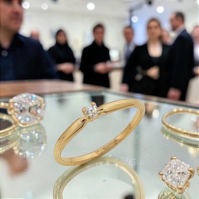 Anel Solitário Banhado a Ouro Com Pedra De Zircônia Bijou Art