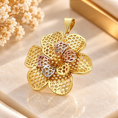 Pingente Banhado a Ouro De Flor Vazada Com 3 Cores Bijou Art