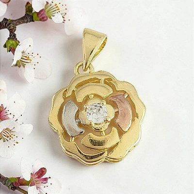 Pingente Banhado a Ouro De Flor 3 Cores e Zircônia no Meio Bijou Art