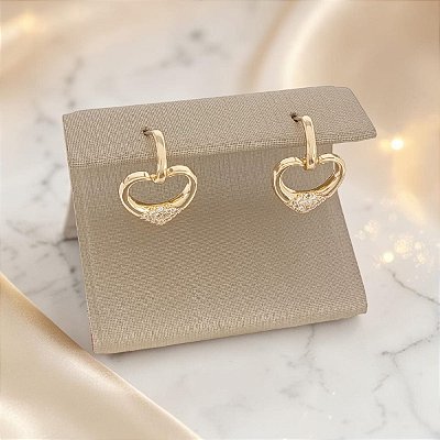 Brinco Pendurado Banhado a Ouro De Coração Com Mini Zircônias Bijou Art