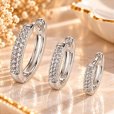 Brinco De Argola Banhado a Prata Com Fileira de Mini Zircônias Bijou Art