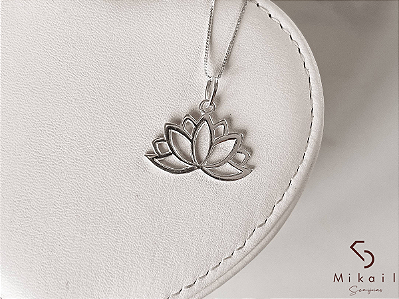 Colar de Prata Flor de Lotus Vazado 24mm