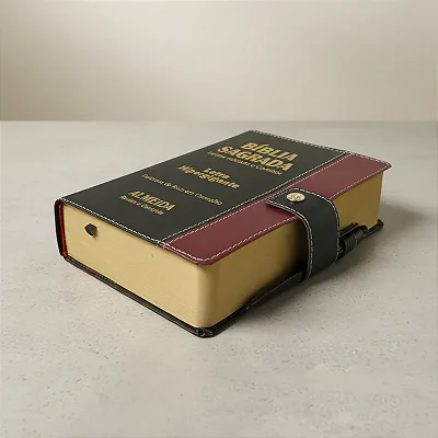 Bíblia Sagrada Letra  Hipergigante vinho + Caneta Preta