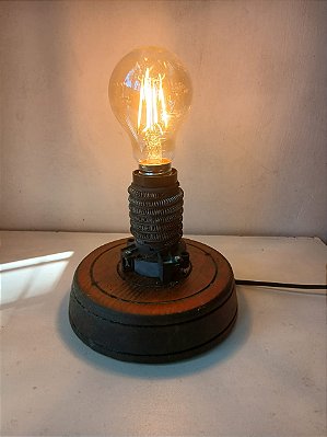 Luminária Rústica com Resistência de Chuveiro Revalorizada