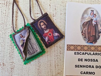 Escapulário Marrom em lã (com bolsinho) + Escapulário Verde