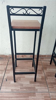 Banqueta Industrial Bistrô com Encosto Ferro com Madeira
