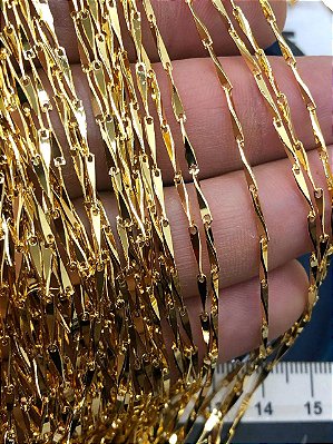 Corrente Palito Torcida Diamantada Latão - Banho Ouro Camada 2 Milésimos Com Verniz