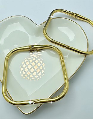 Bracelete De Metal Quadrado Com Verniz Italiano Qtd - 01 Unid