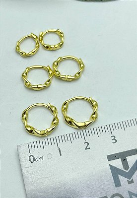 Trio Brinco Argola Torcida Fina  3 Pares  Tipo Click - Banho Ouro 2 Milésimos Camada Com Verniz italiano - P M G