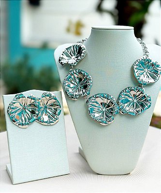 Conjunto Flor Brinco E Colar Detalhe em Azul
