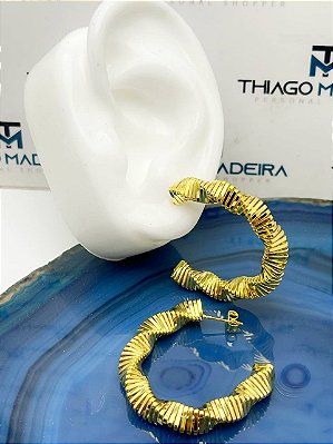 Brinco Argola Torcida Diamantada Medida 40Mm Com Tarraxa Banho Ouro 2 Milésimos  - Par