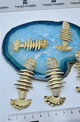 Brinco Peixe Articulado - O Par - Banho De 02 Milésimos De Ouro 18K