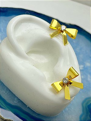 Brinco Laço Zirconia Banho Ouro 2 Milésimos Com Verniz - 1 Par