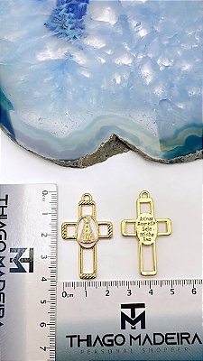 Pingente religioso cruz com resina - 01 unid - Banho de 02 milesimos de ouro 18k