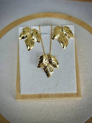 Conjunto flor - Banho de ouro 02 milésimos mais verniz protetivo