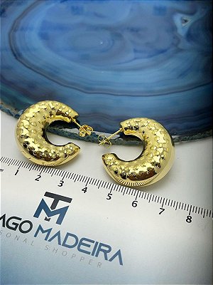 BRINCO ARGOLA LEVE COM TARRAXA - BANHO OURO CAMADA 2 MILÉSIMOS COM VERNIZ - 1 PAR
