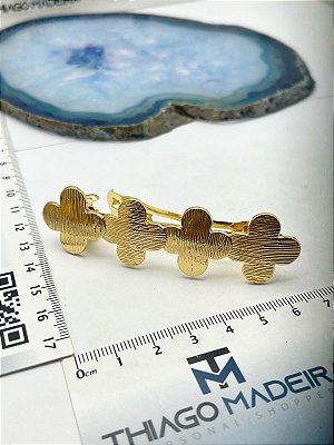 Presilha flor trevo metal dourada - 1 unidade
