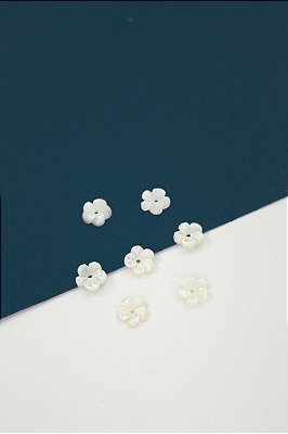 Pingente Flor Madreperola 8mm - 01 Und