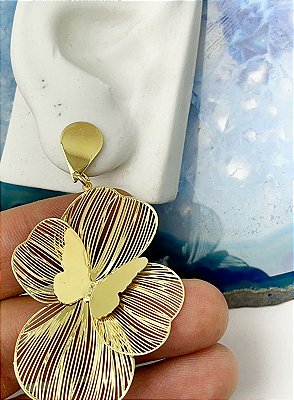 Brinco Flor Borboleta banho ouro - 1 par com tarraxa
