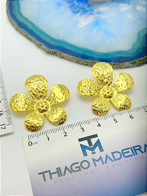Brinco flor - banho ouro 18k camada 2 milésimos com verniz - 1 par