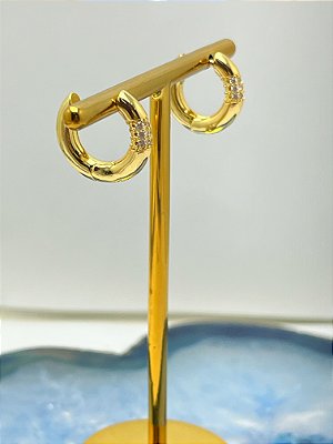 Brinco Argola com zircônia cravejada banho ouro - 1 par
