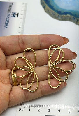 Brinco MEIA FLOR VAZADO orgânico banho ouro - 1 par