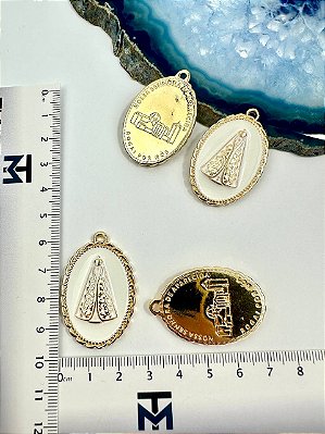 Pingente Religioso Nossa Senhora Aparecida Resinada Ouro - 01 Unid