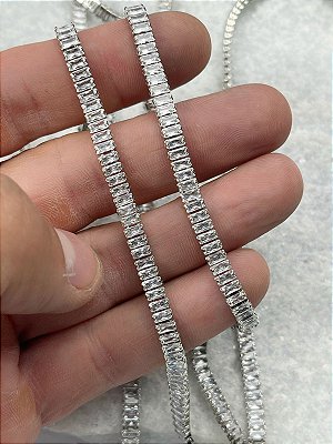 Corrente Riviera Fina espessura 5mm - cor cristal - Banho diamante - 1 Metro **acompanha 4 termianis por metro**