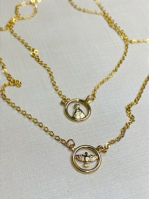 Colar Espírito Santo e Aparecida - tipo escapulário - banho ouro - 1 unidade com medida 60cm