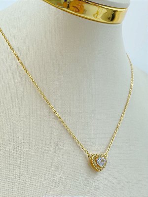 Colar Coracao cravejado com zirconia cristal - Banho ouro 2 milésimos com verniz italiano e extensora - 1 unidade