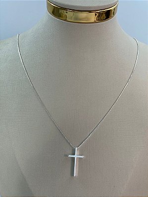 Colar  Cruz - banho prata 925 - semijoia com 50 milésimos de camada e verniz italiano e fecho gaveta - 1 unidade - medida 60cm