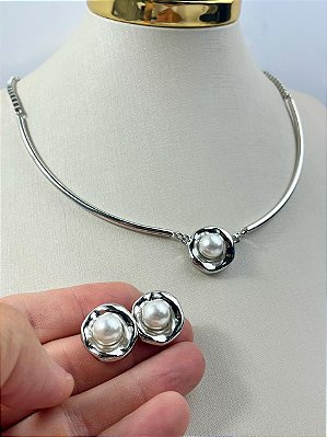Conjunto Colar e Brinco Organico com perola - banho niquel diamante com verniz