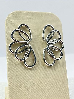 Brinco MEIA FLOR VAZADO orgânico banho niquel diamante - 1 par