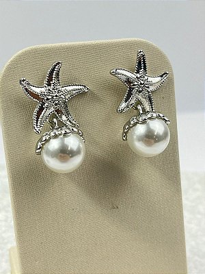 Brinco Estrela do mar com perola - banho niquel diamante com verniz - 1 par