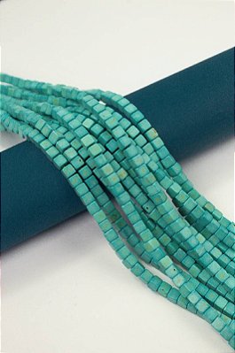 Fio Howlita turquesa quadrado 5x5mm - O Fio