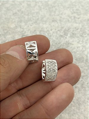 Brinco Argola Cravejado zirconia Banho Prata 925 Semijoa 50 milésimos de camada e verniz italiano - 1 par