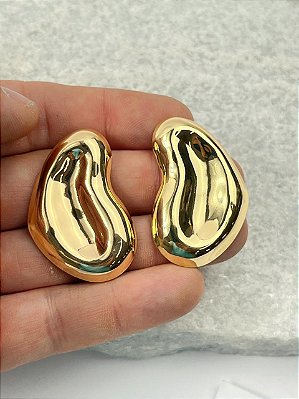 Brinco Organico maxi - banho ouro 2 milesmos e verniz - 1 par