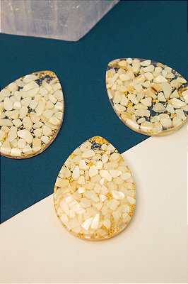 Pingente Gota Madreperola com Resina - 01 und