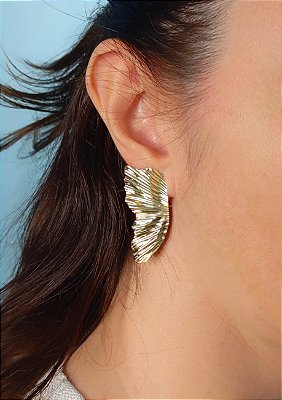 Brinco Asa organica banho ouro 2 milésimos com verniz protetivo - 1 par