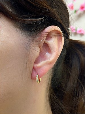 Brinco Argola click cravejado Zirconia banho ouro - 1 par