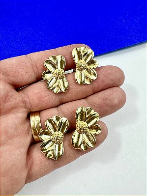 Brinco Flor Meia Petala - o par