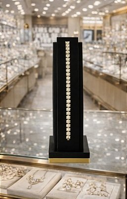 Expositor de pulseiras com design moderno e acabamento sofisticado - 01 unid