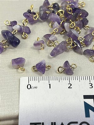 PEDRA NATURAL CASCALHO AMETISTA ROXO CASTROADO - CONTRAPINADA BANHO OURO - TAMANHO MÉDIO 7MM - 1 UNIDADE