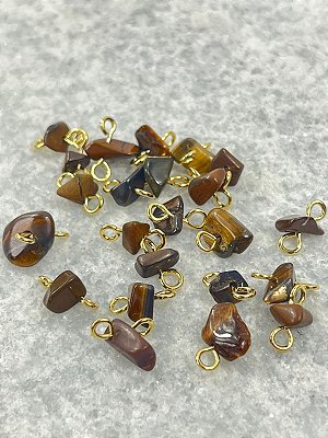 PEDRA NATURAL CASCALHO OLHO DE TIGRE MARROM CASTROADO - CONTRAPINADA BANHO OURO - TAMANHO MÉDIO 7MM - 1 UNIDADE