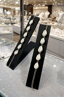 Expositor de pulseiras com design moderno e acabamento sofisticado - 01 unid